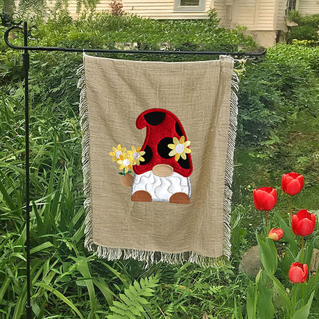 Ladybug Gnome (Heirloom Applique)