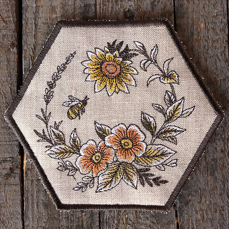Rustic Elegance Bees & Blooms Hexagon Trivet (In-the-Hoop)