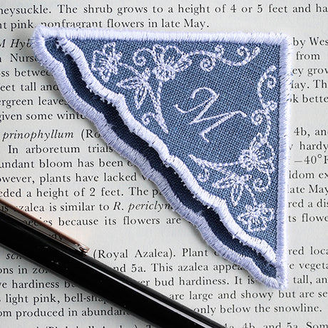 Delicate Floral Corner Bookmark (In-the-Hoop)