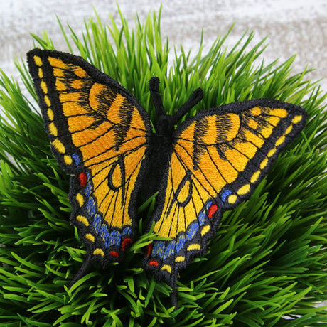 Free-Flying Eastern Tiger Swallowtail (In-the-Hoop)