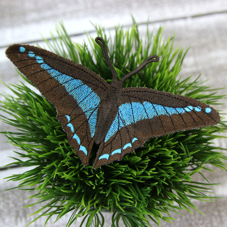 Free-Flying Blue Triangle (In-the-Hoop)