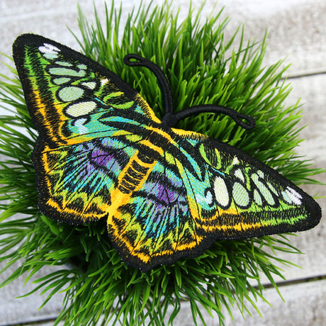 Free-Flying Blue Clipper (In-the-Hoop)