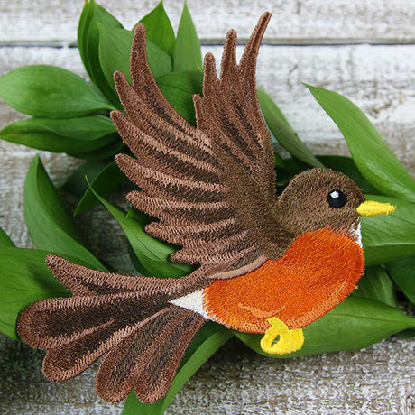 Free-Flying American Robin (In-the-Hoop)