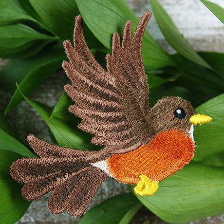 Free-Flying American Robin (In-the-Hoop)