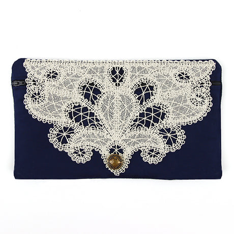 Elegant Lacy Lined Zipper Pouch (In-the-Hoop)